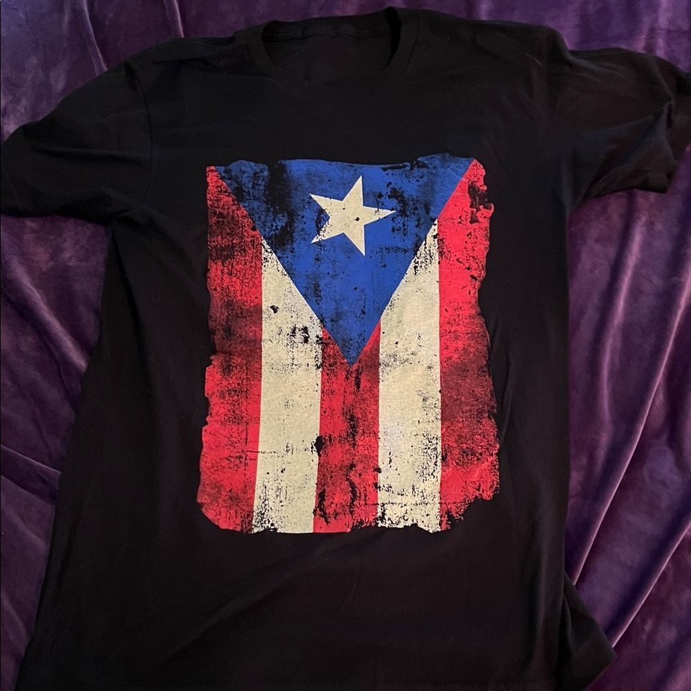 Puerto Rican Flag Design Tshirt (Men’s S)